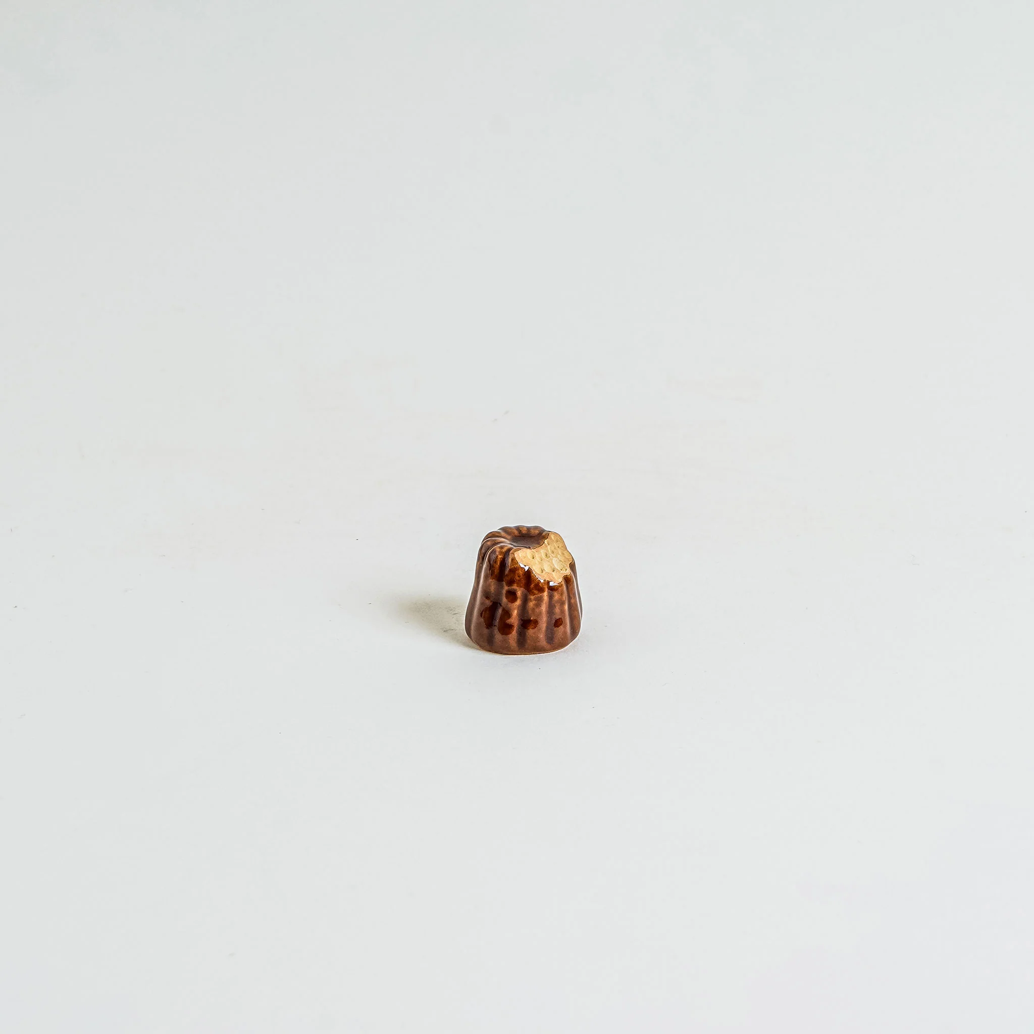 Bite Canelé Chopstick Rest