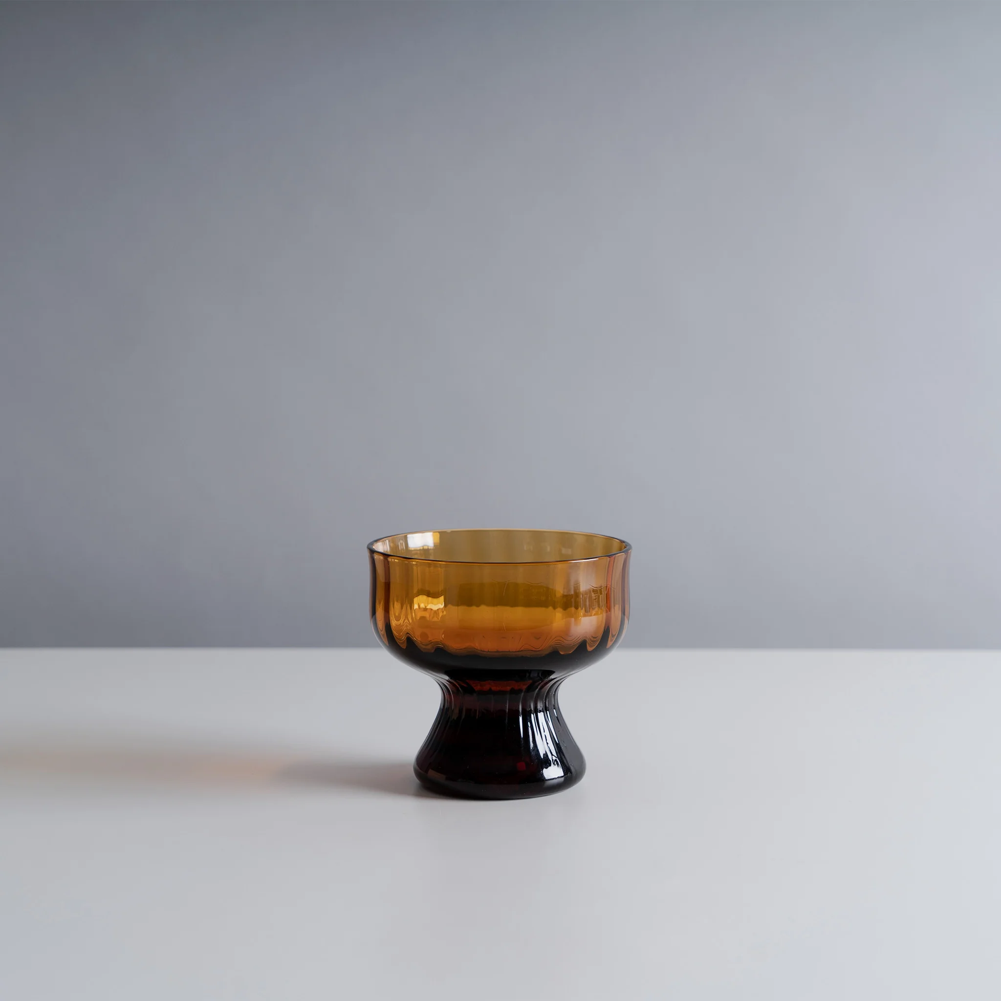 Showa Morden Byron Bowl in Amber - Image 3