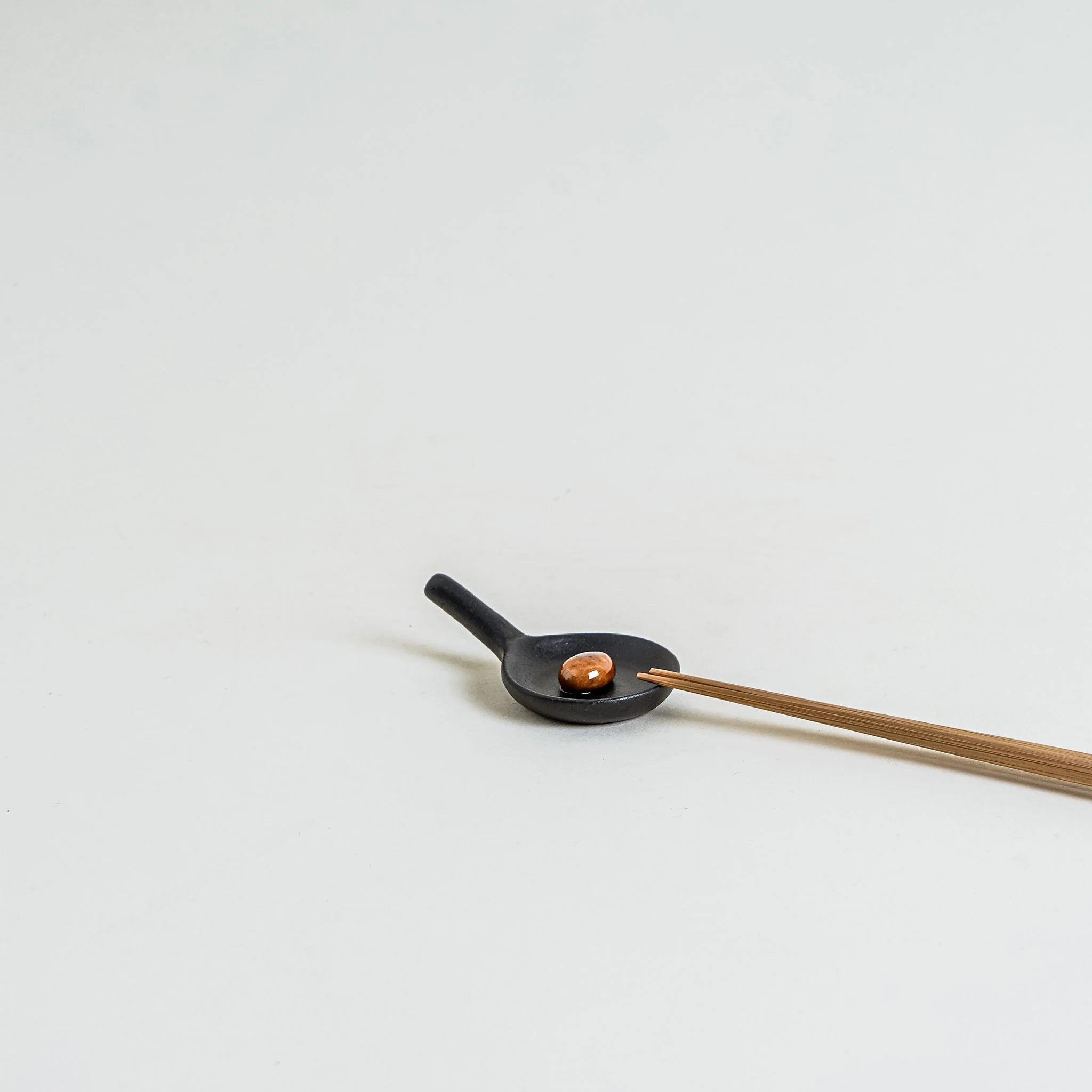 Frying Pan Hambagu Chopstick Rest - Image 2