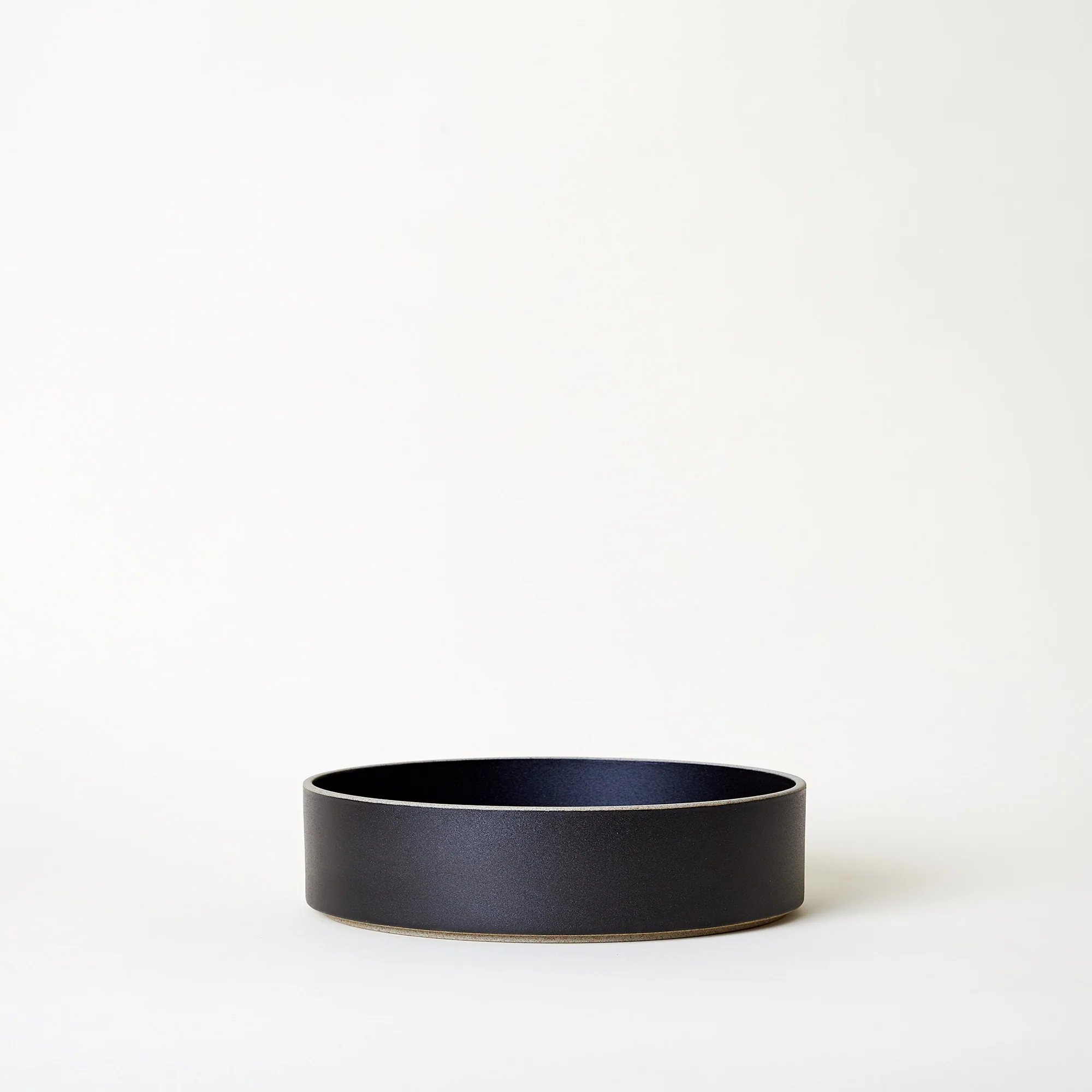 8.6" Hasami Porcelain Serving Bowl in Black - Image 3