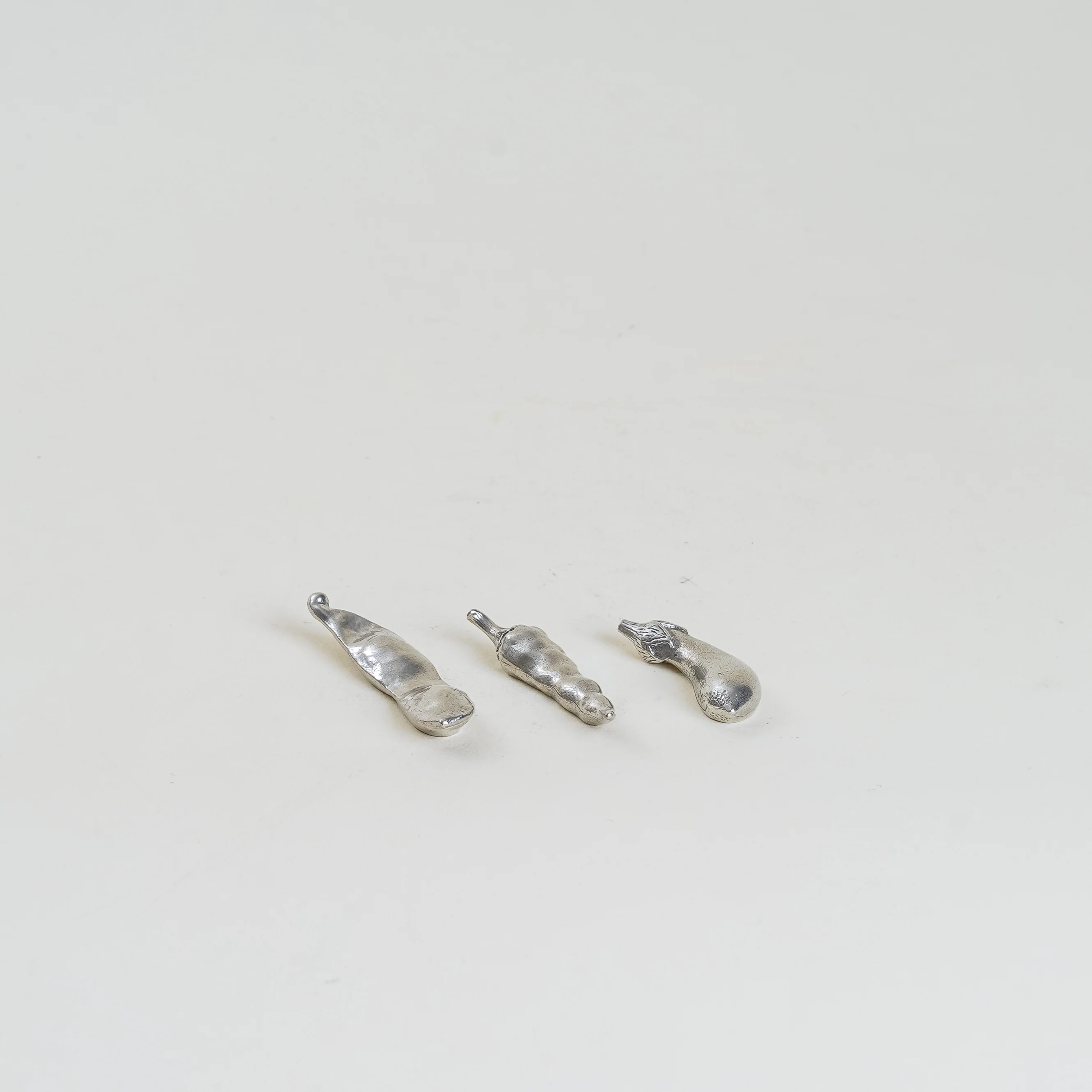 Japanese Tin Chopstick Rest - Eggplant - Image 3
