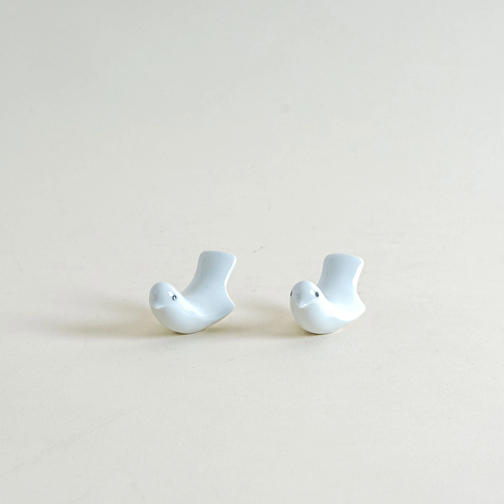 Lovebirds Chopstick Rest Set - Image 3