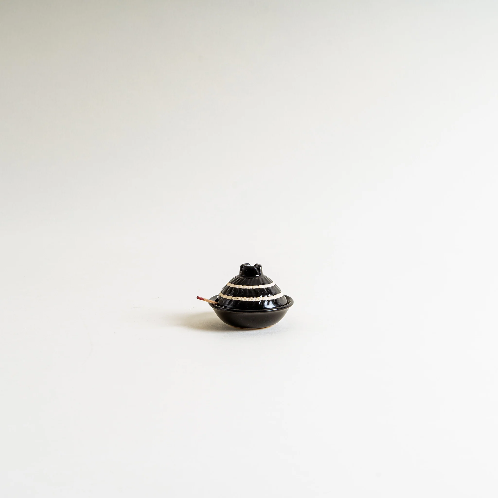 Mini Donabe Condiment Container - Image 2
