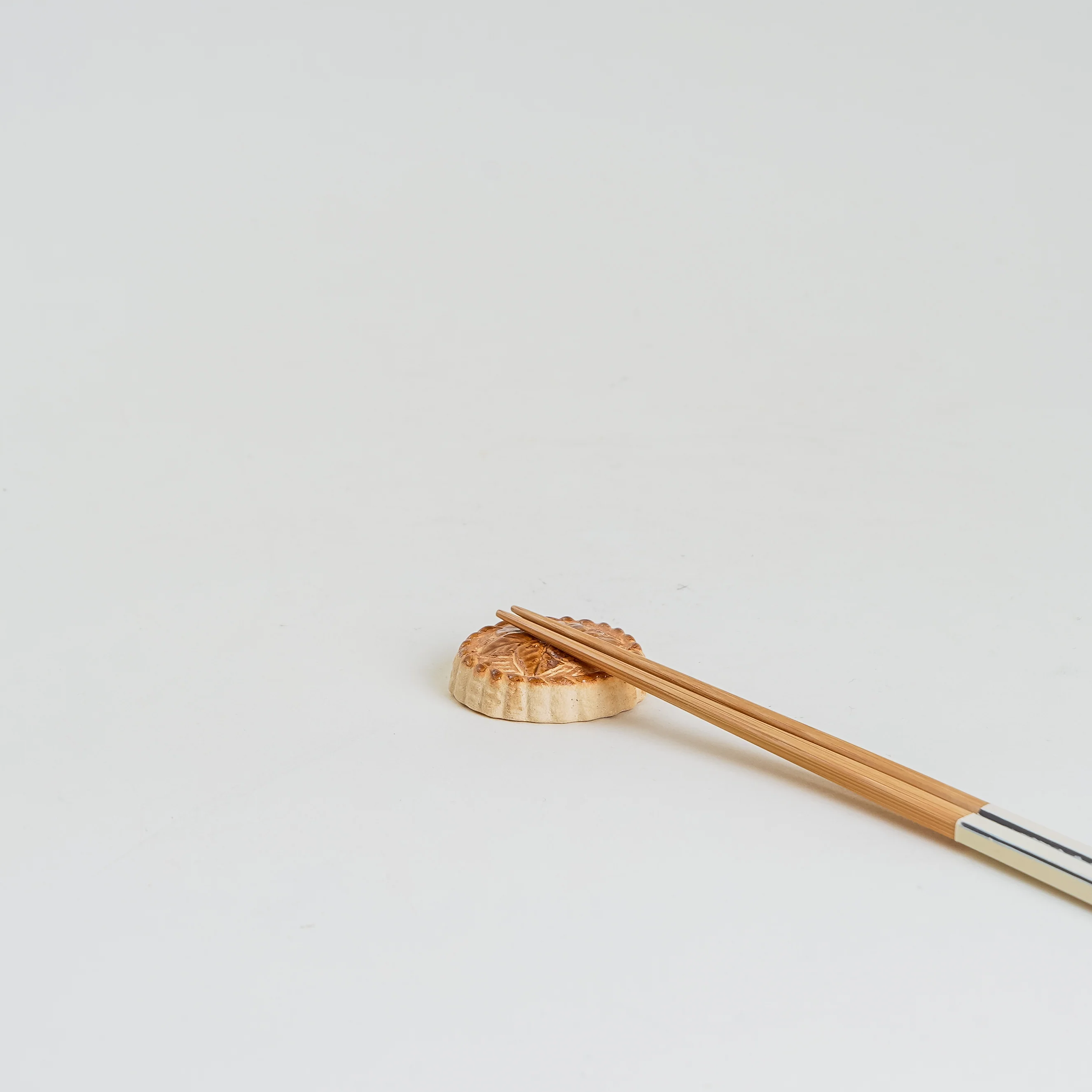 French King Cake Chopstick Rest - Image 2