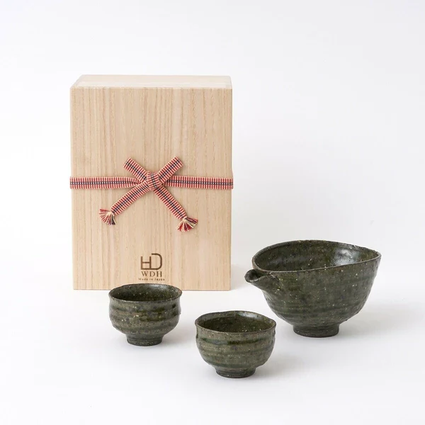Shigaraki Sake Set in Green - Image 2