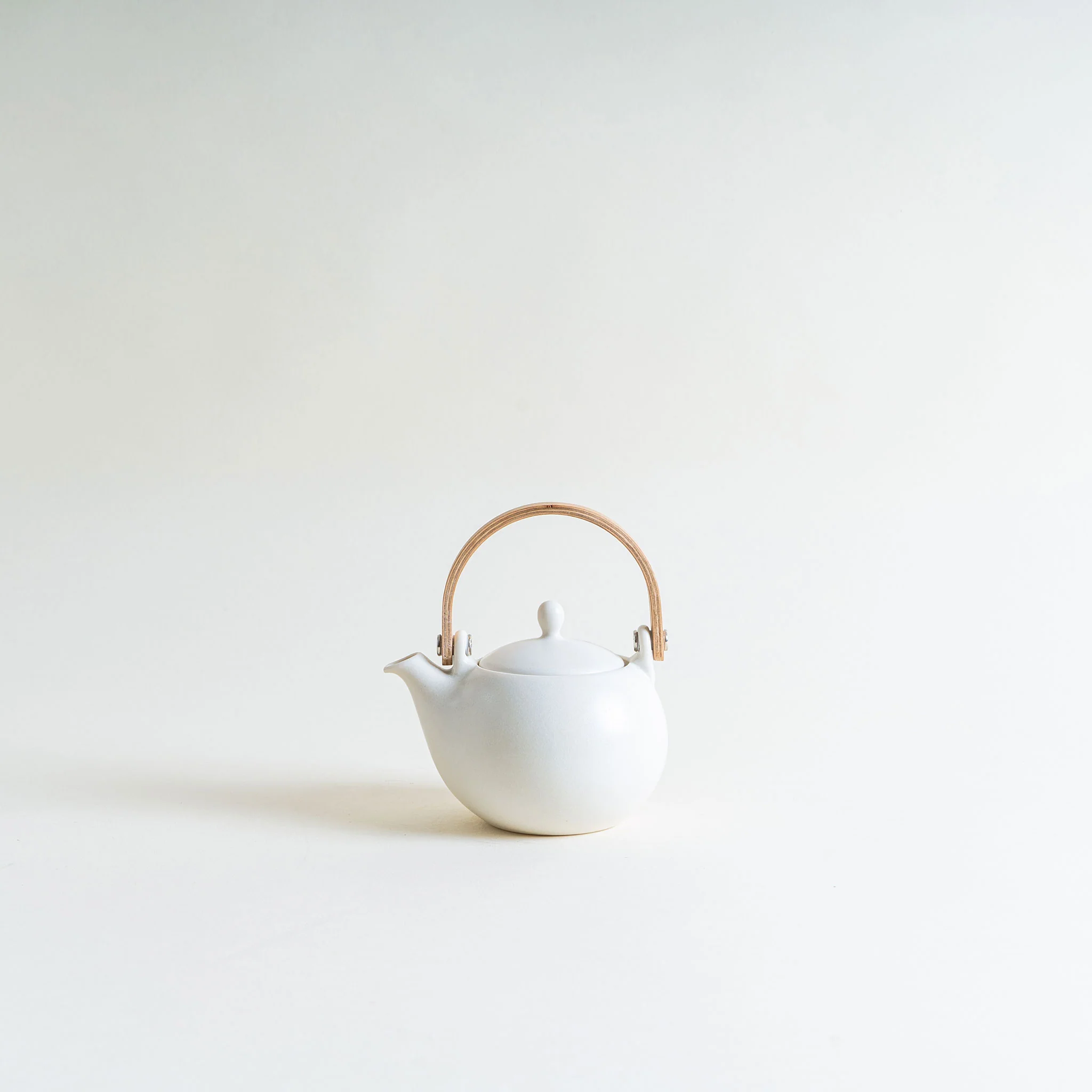 Small YUI Teapot in White with Wooden Handle