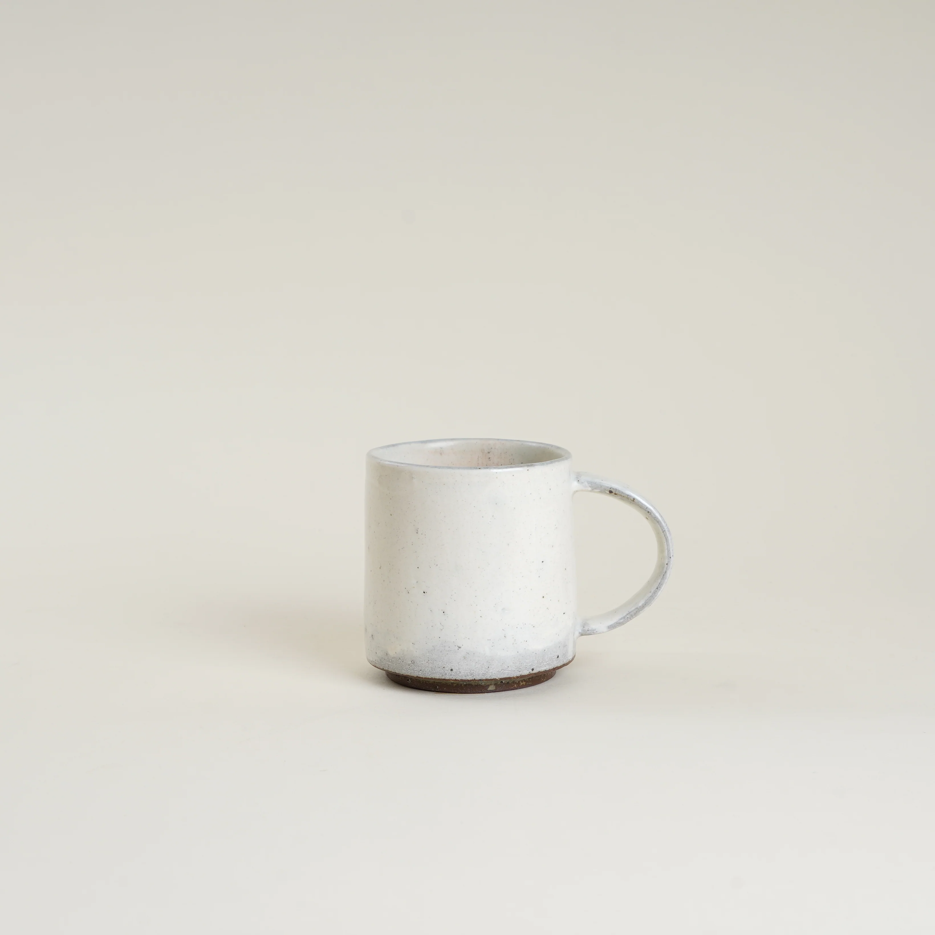 Jang Hun Seong White Slip Covered Mug