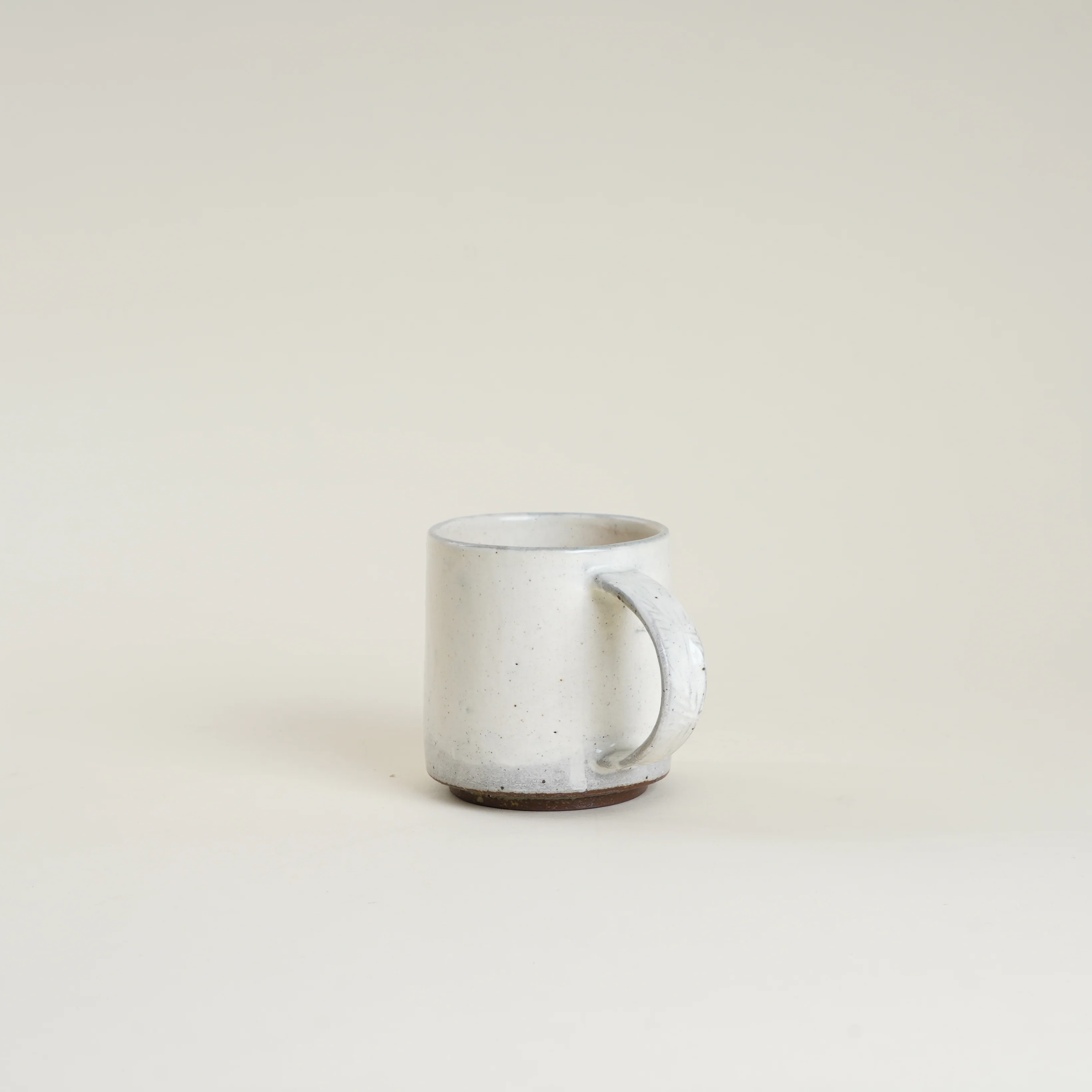 Jang Hun Seong White Slip Covered Mug - Image 2