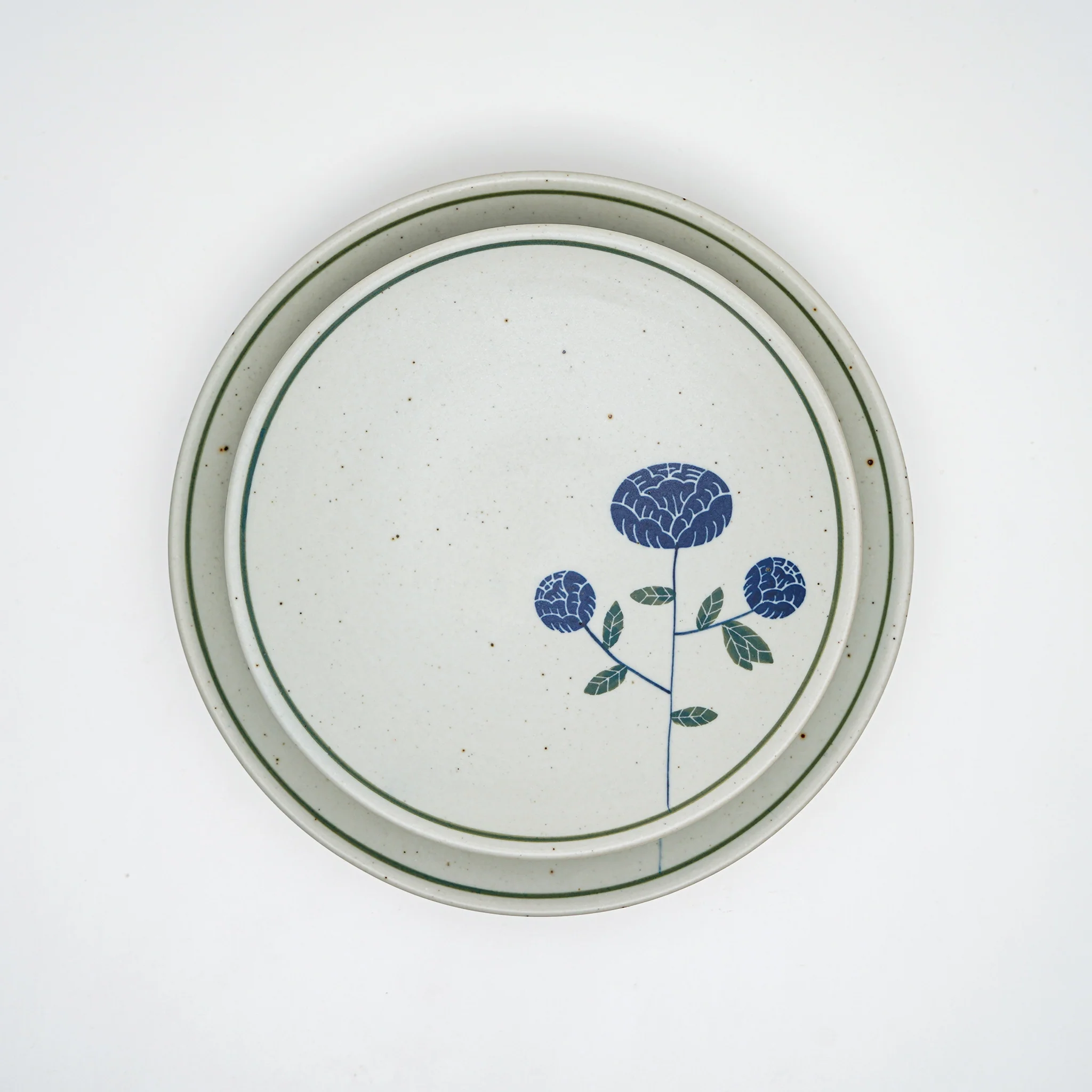 8.5" Yeogi-Damki Peony Plate - Image 3