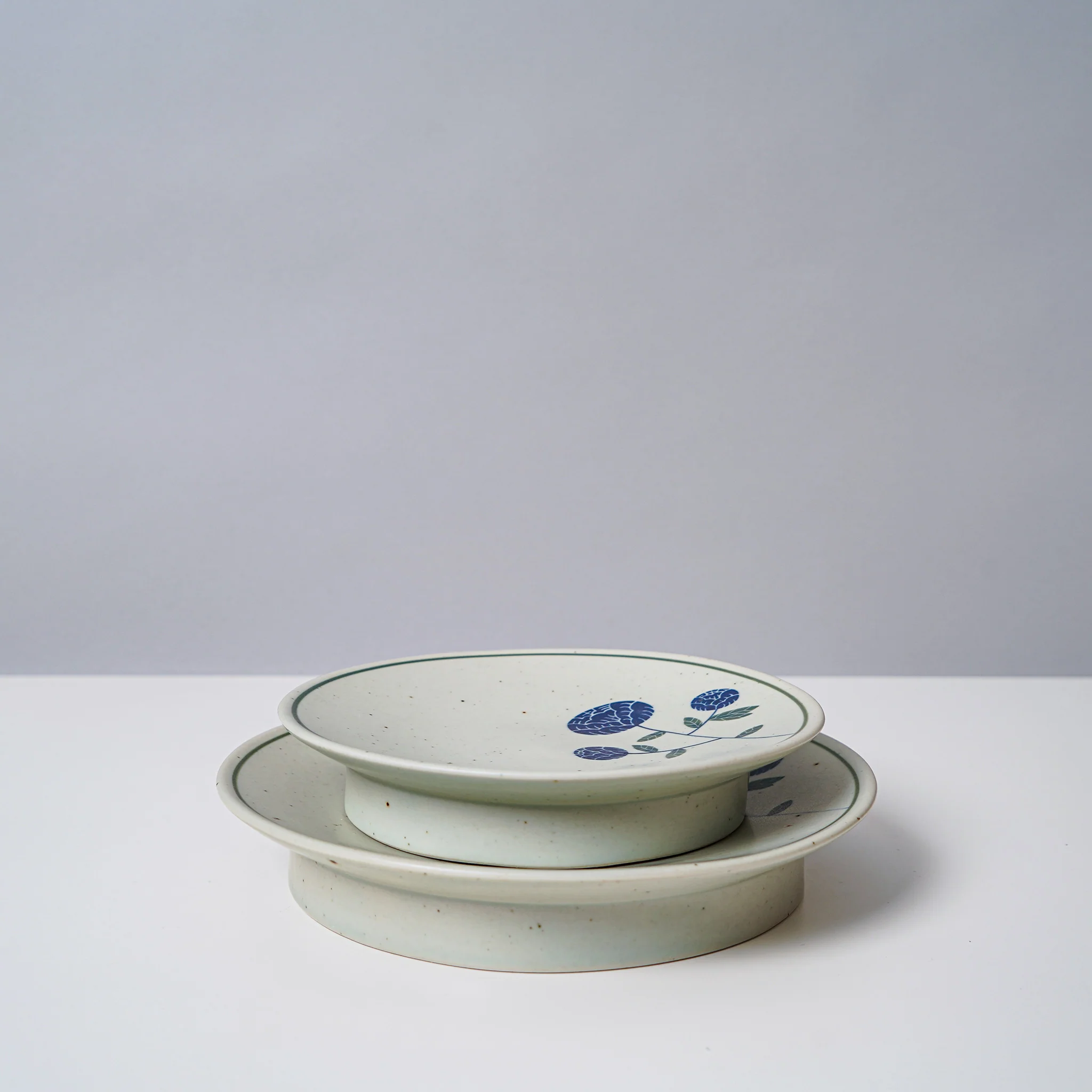 8.5" Yeogi-Damki Peony Plate - Image 4