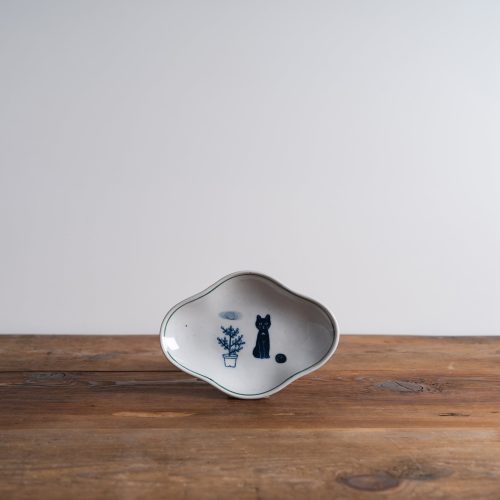 Yeogi-Damki Hand-Painted Cloud Plate